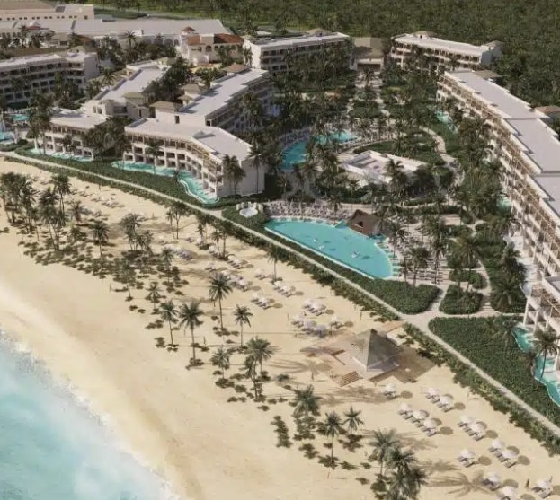 Secrets Playa Esmeralda