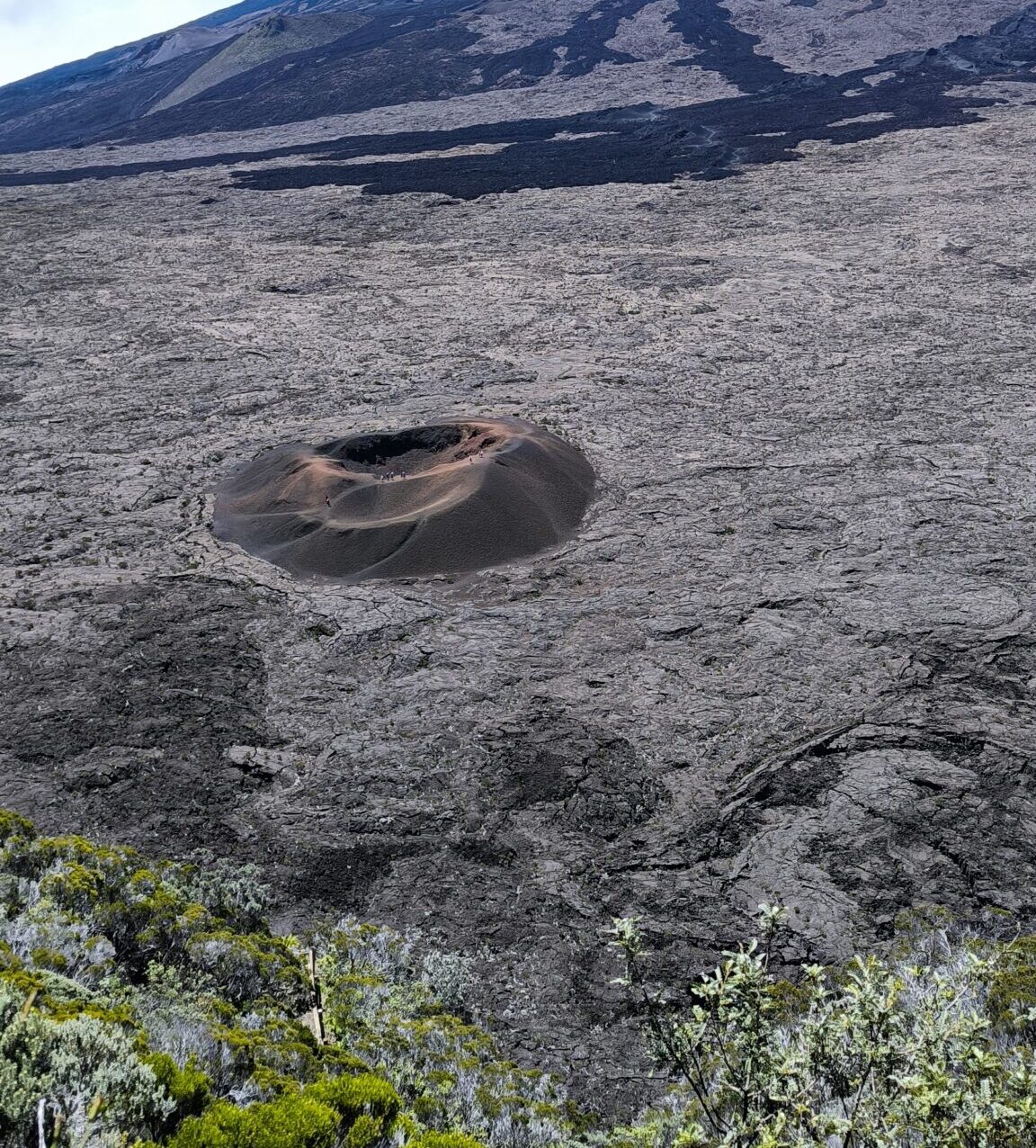 Randonnée au volcan, cratère, paysages lunaires